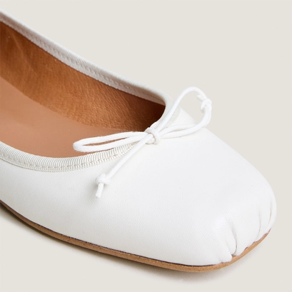 Square-toe lace-up ballet flats in ecru leather | domine