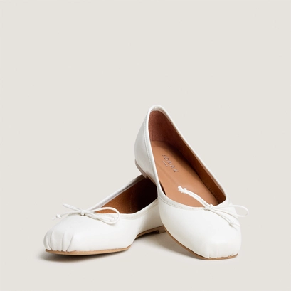 Square-toe lace-up ballet flats in ecru leather | domine