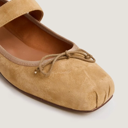 Lace-up ballet flats with straps in honey suede | dominante
