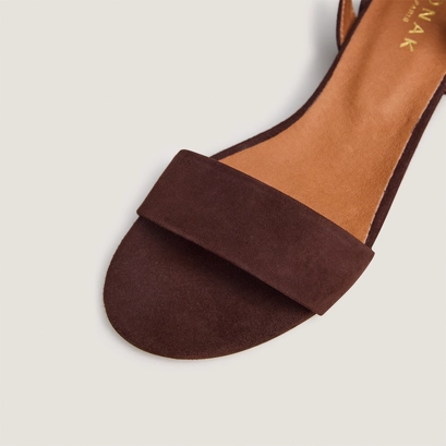 Square heel sandals in brown suede | via