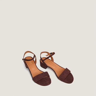 Square heel sandals in brown suede | via