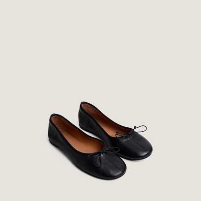 Lace-up ballet flats black