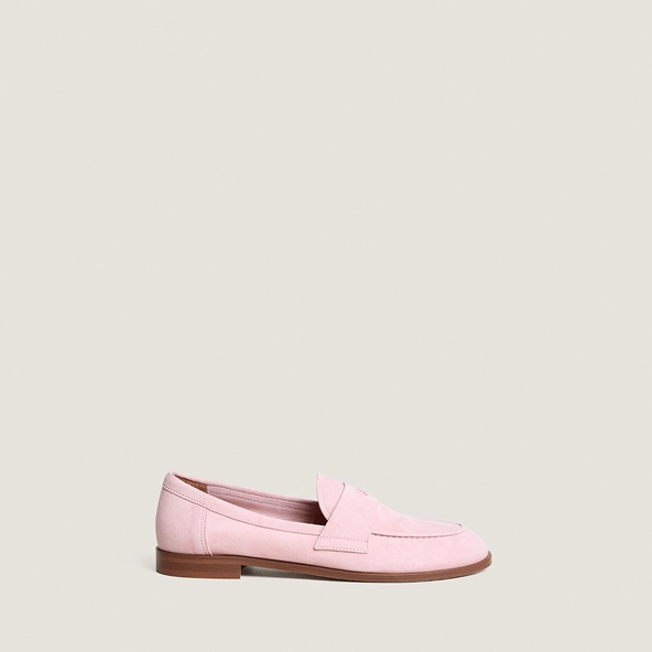 Round-toe loafers in petal pink suede | THELMA