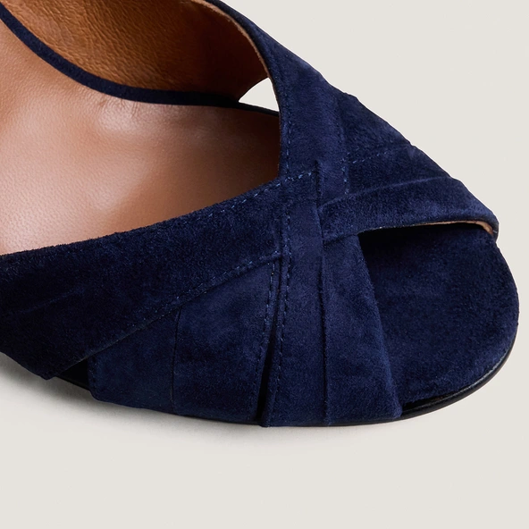 Peep-toe pumps in navy suede | DALBA