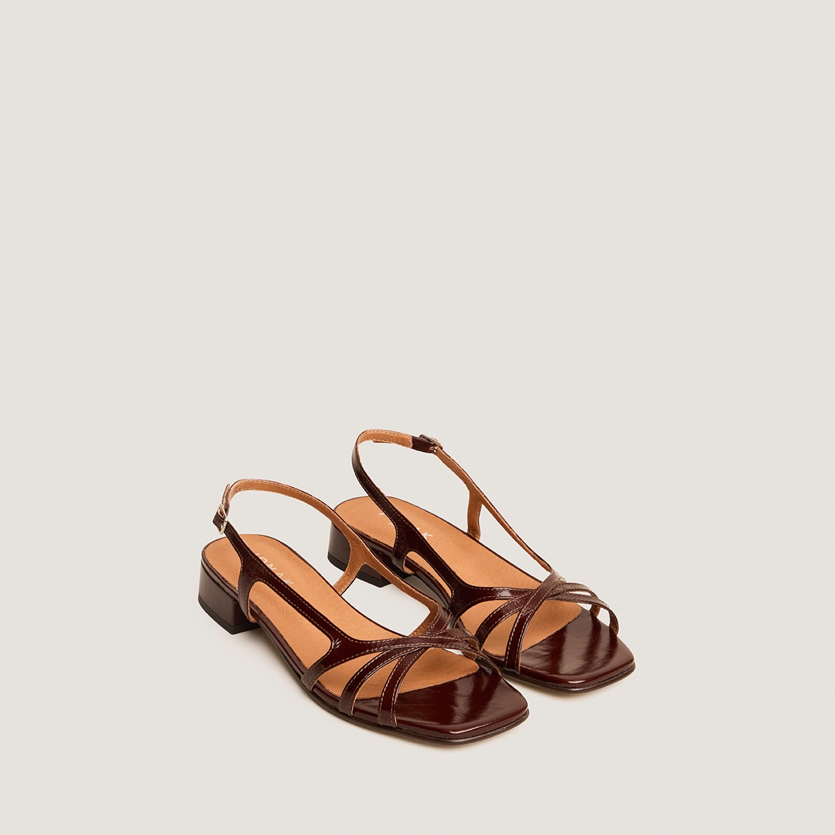 Low-heeled sandals in brown glossy leather | ARGOS