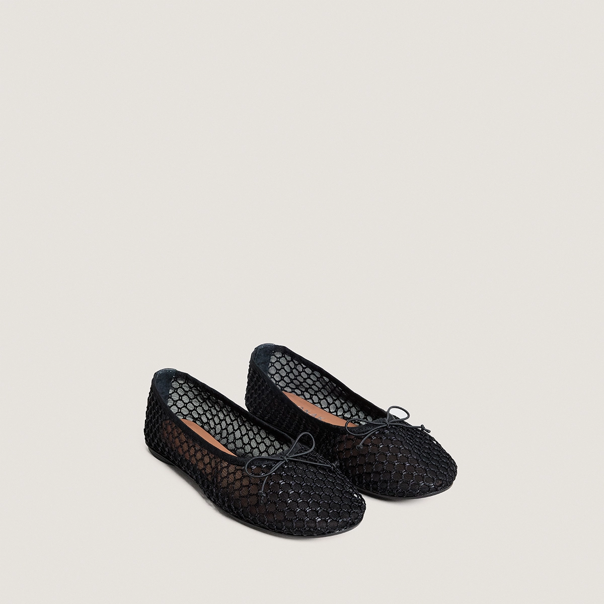 Low-heeled ballet flats in black mesh | DALESSIA