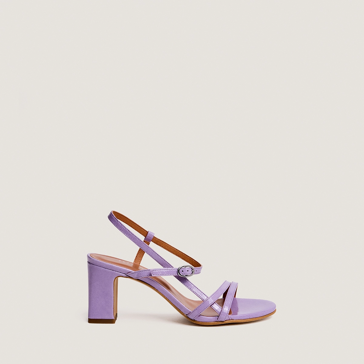 Strappy heeled sandals in lilas pleated patent leather | VICOMTE
