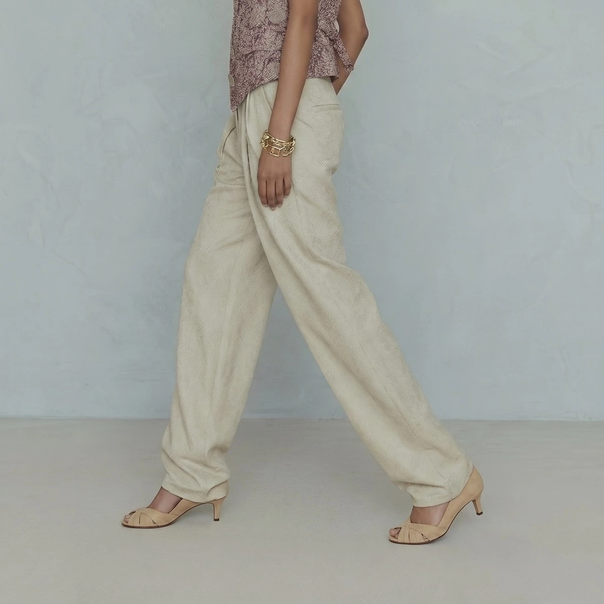 Low-heel pumps in camel suede | DAMIENNE