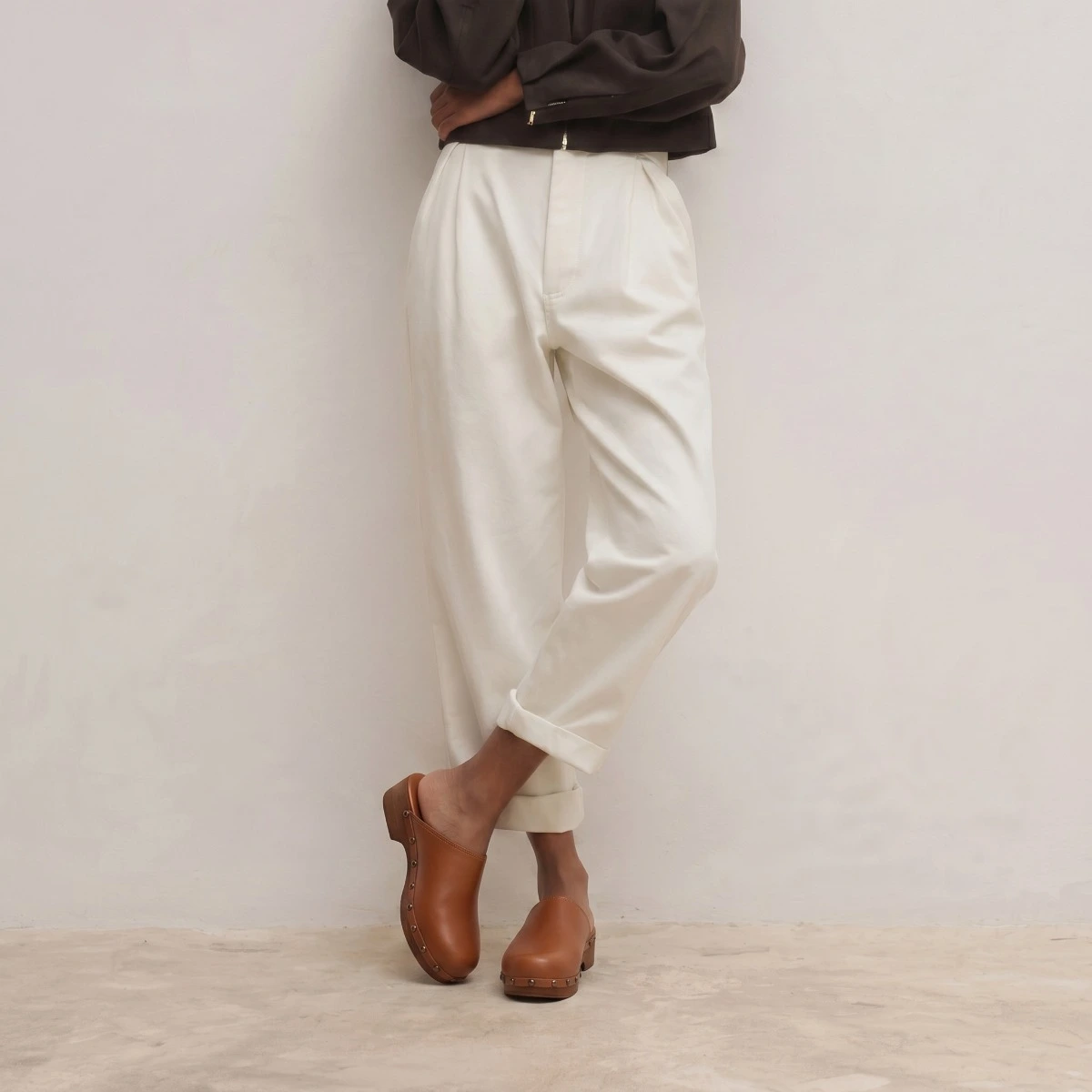 Platform mules in cognac leather | NAKY