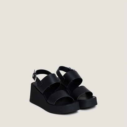 Wedge sandals with wide straps in black leather | elisa