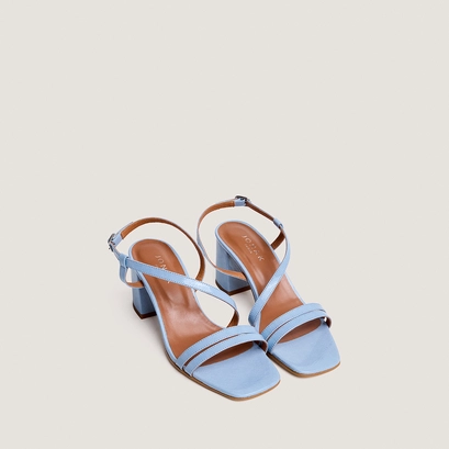 Heeled sandals with straps in sky blue pleated patent leather | vimy