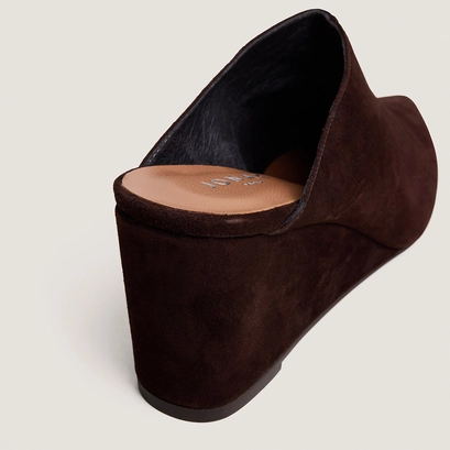 Wedge mules in brown suede | domea