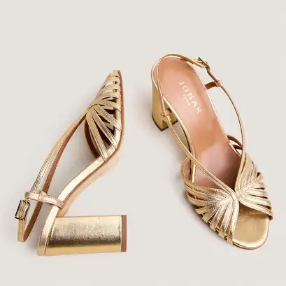 Round-toe heeled sandals in gold metallic leather | decembre