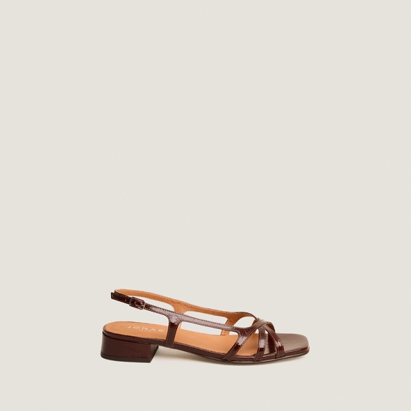 Low-heeled sandals in brown glossy leather | ARGOS