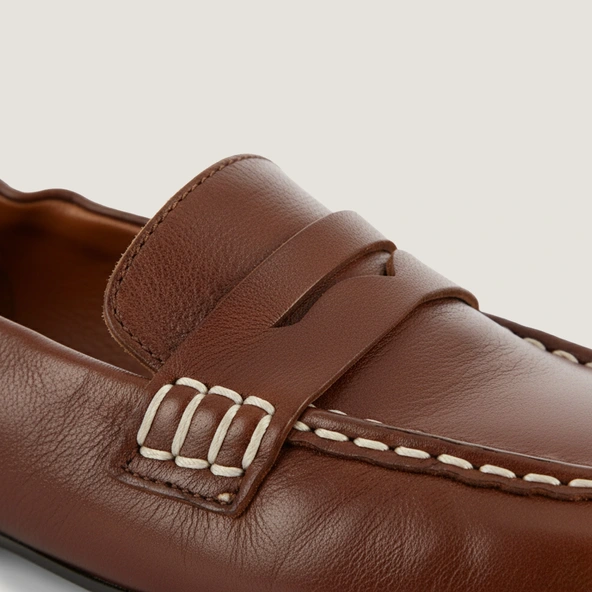 Square-toe loafers in chestnut aged leather | DIGITAL
