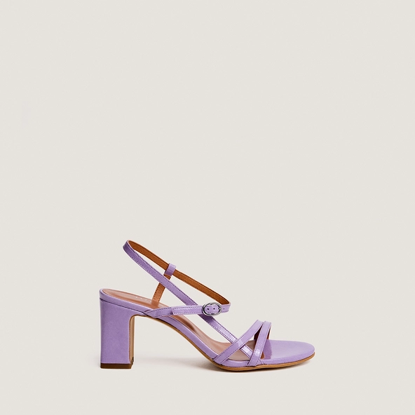 Strappy heeled sandals in lilas pleated patent leather | VICOMTE