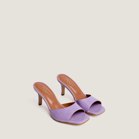 Heeled mules in lilac pleated patent leather | VERTIGO