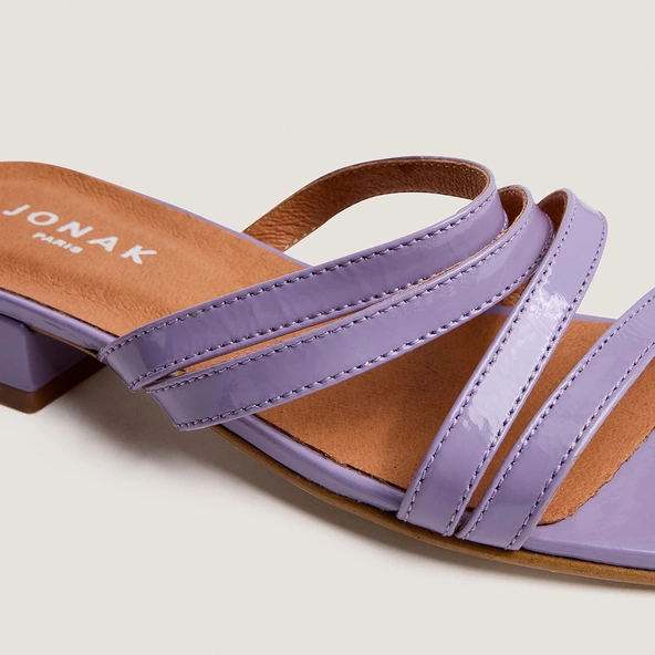 Low-heel mules with thin straps in lilac pleated patent leather | ALPILLES