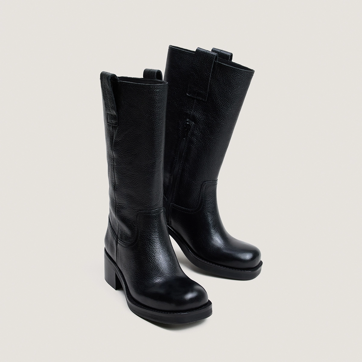 Riding boots in black grained leather|BICHETTE