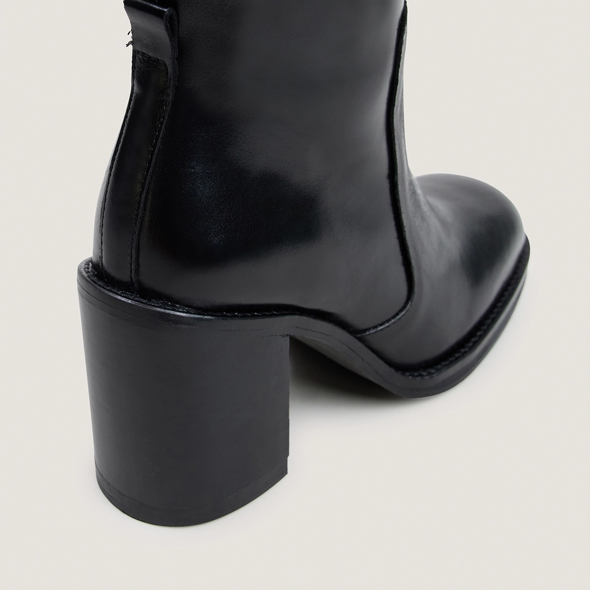 Boots with overflowing heels in black leather calf size M | BRETZEL