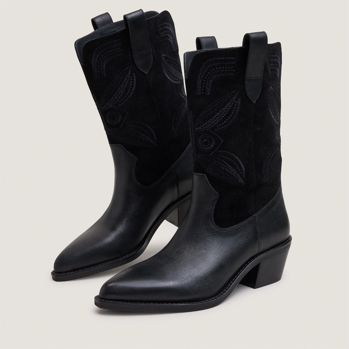 Pointed-toe boots with visible stitching in black grained leather and black split leather|TATIANA