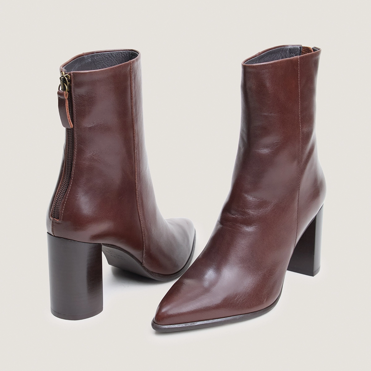 Back-zip ankle boots in brown leather | PIXI