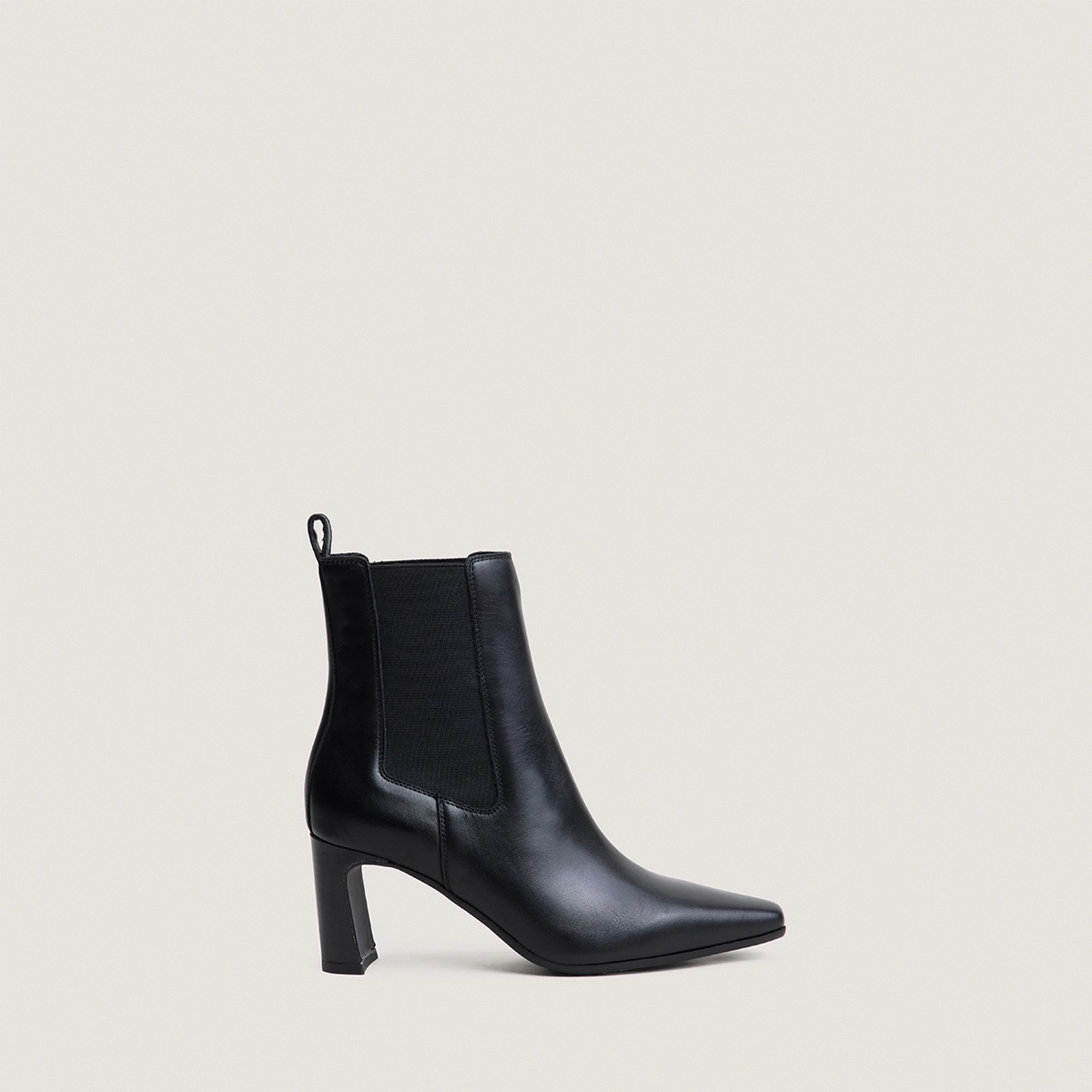 Ankle boots with elastic and square toes in black split leather | PAULA