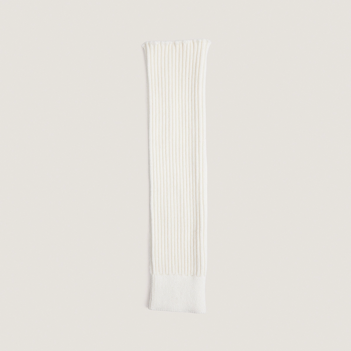 Ribbed leg warmers in cream textile | FINESSE