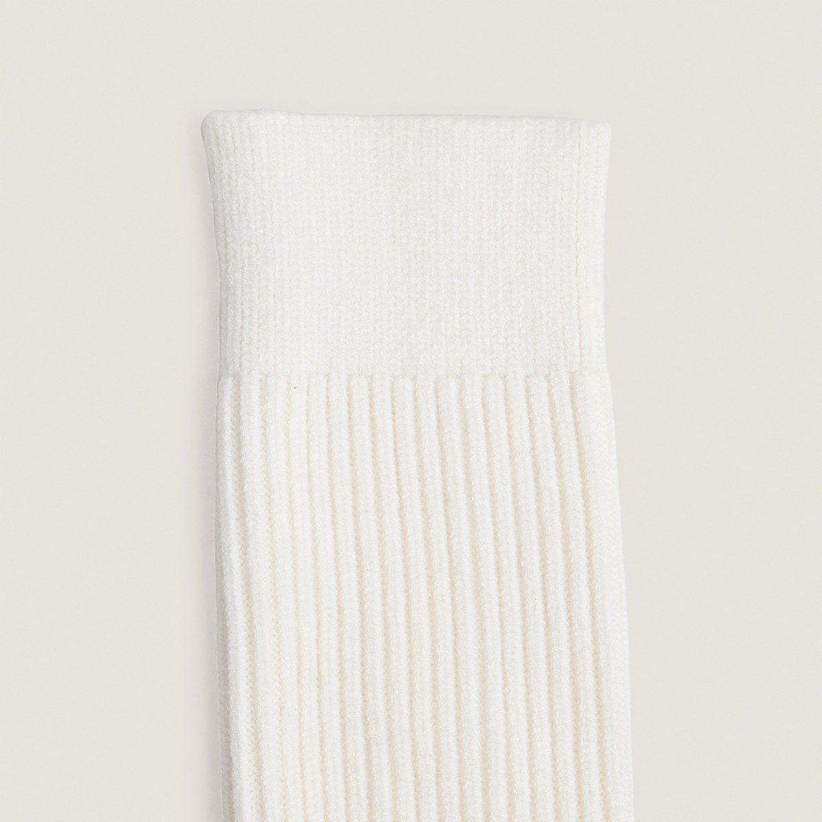 Ribbed leg warmers in cream textile | FINESSE