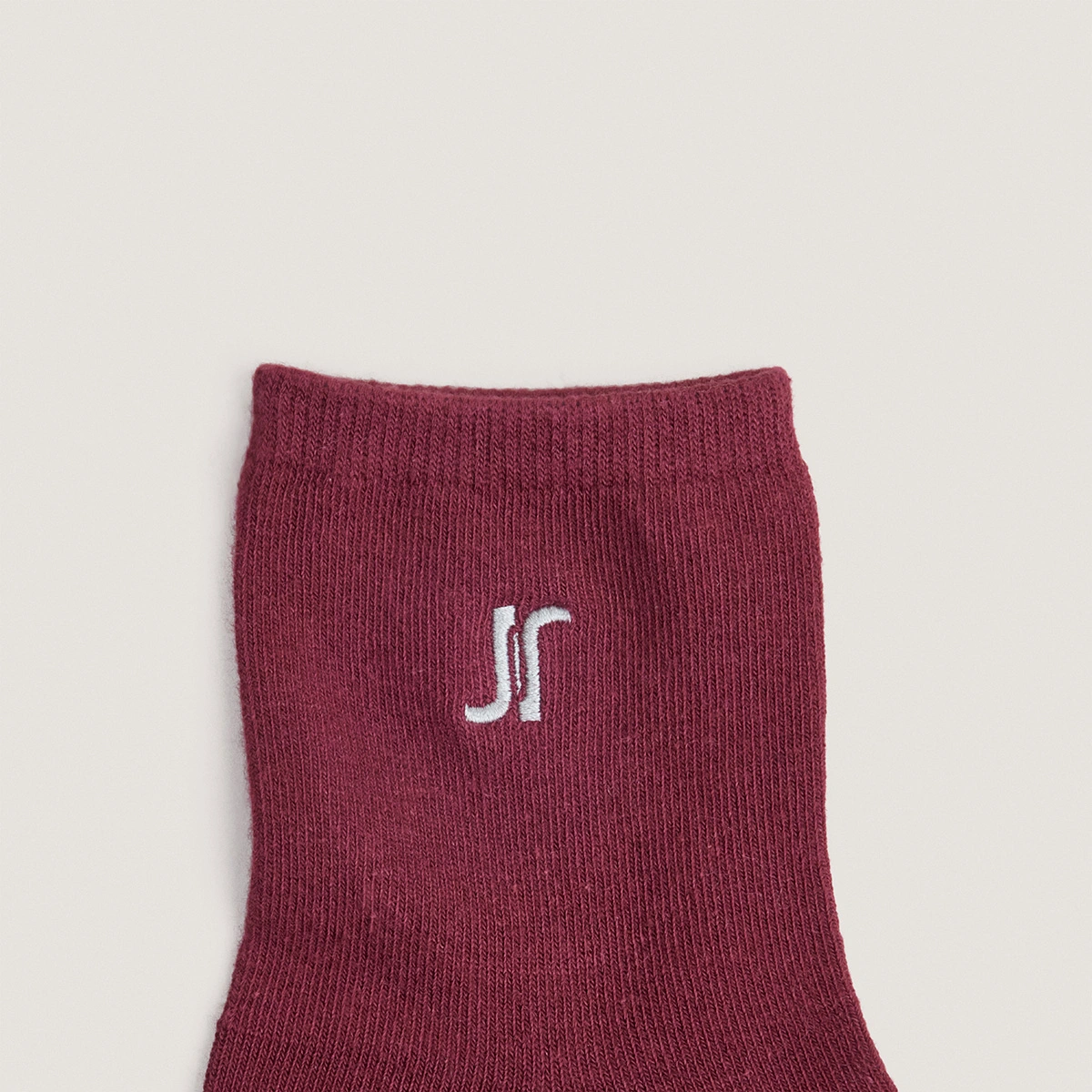 Monogram heart ankle socks in burgundy textile | FLORIAN