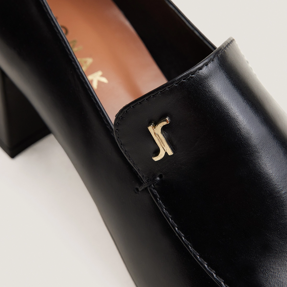 Heeled monogram loafers in black leather | VILLETTE