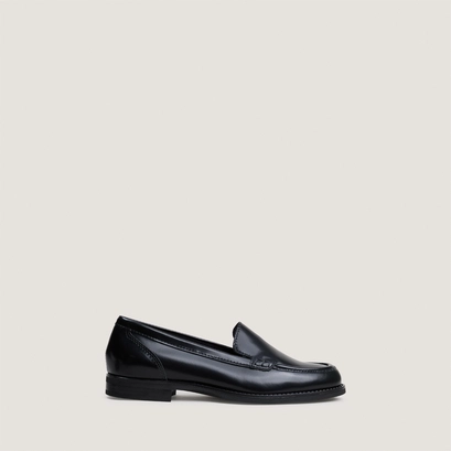 Plain vamp loafers with topstitching in black glazed leather | neo