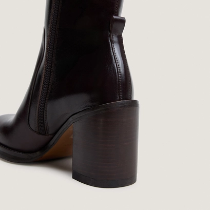 Boots with overflowing heels dark brown
