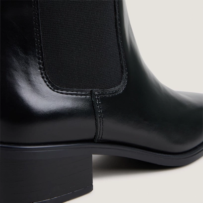 Low-heeled chelsea low boots black