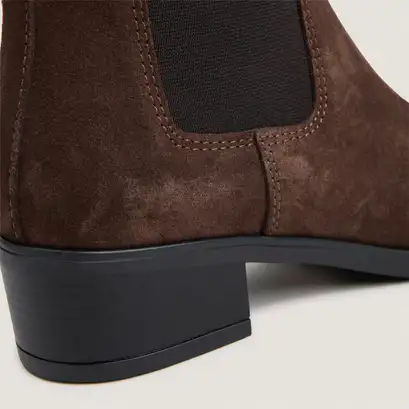 Pointed-toe chelsea low boots dark brown