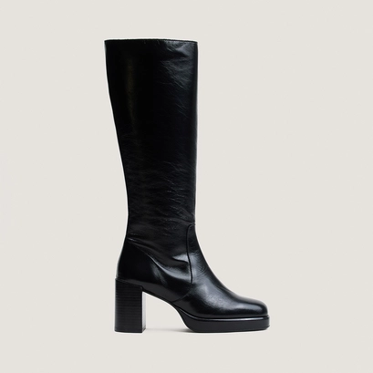 Platform boots black