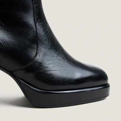 Platform boots black