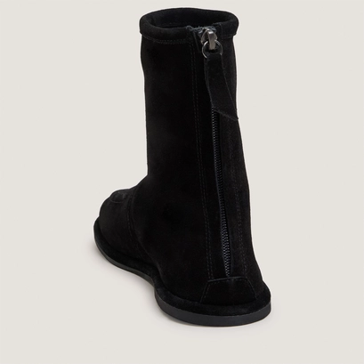 Flat low boots black