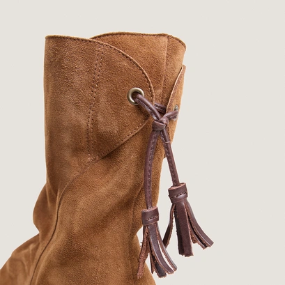 Back-lace ankle boots cognac