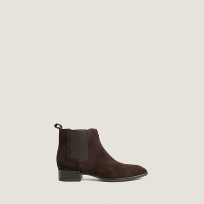 Low boots with elastic and flat heels dark brown
