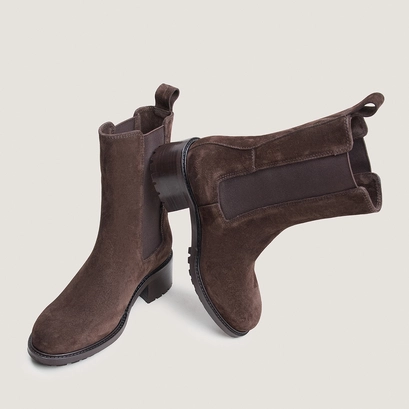 Ankle boots with elastic and lug soles brown
