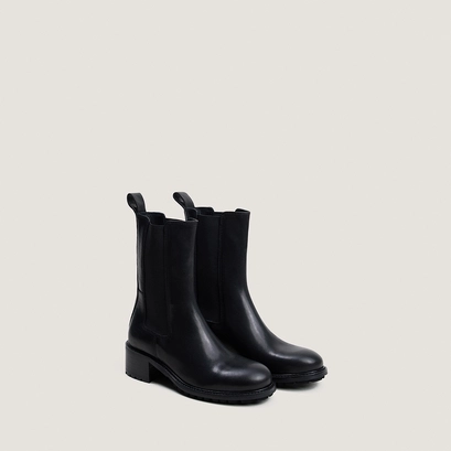 Ankle boots with elastic and lug soles black