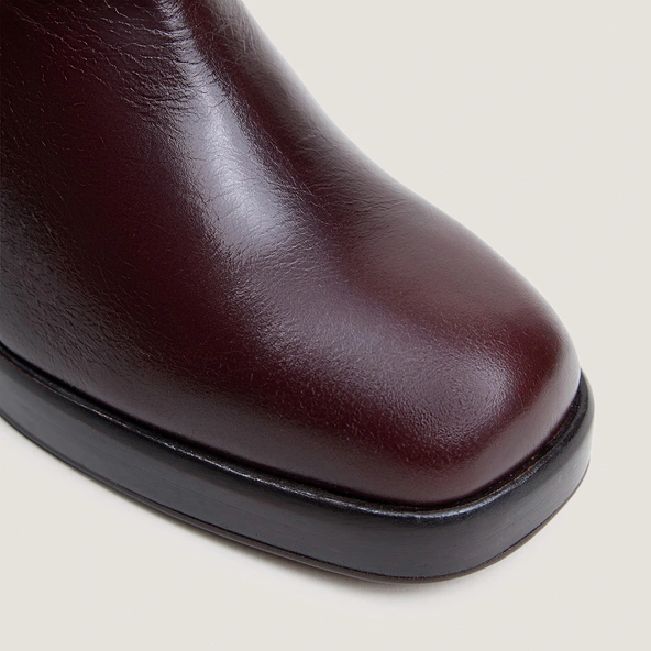 Platform ankle boots with square toes in chocolate aged leather | BOOM