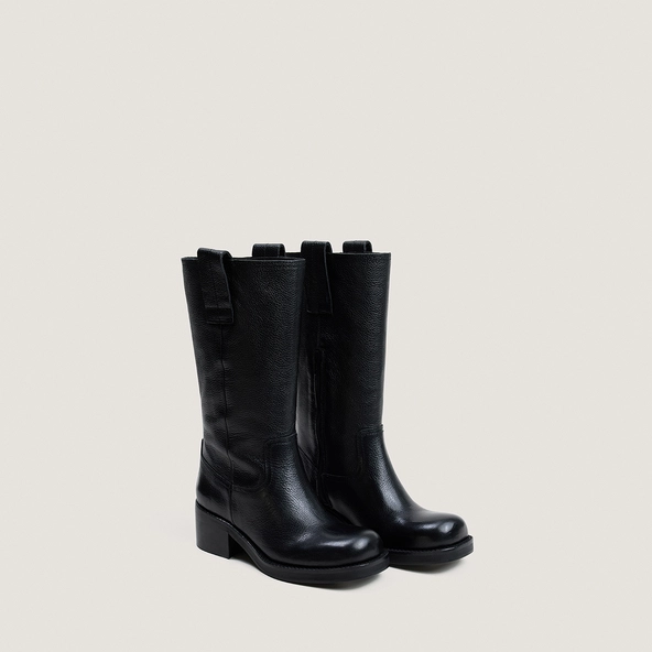 Riding boots in black grained leather|BICHETTE