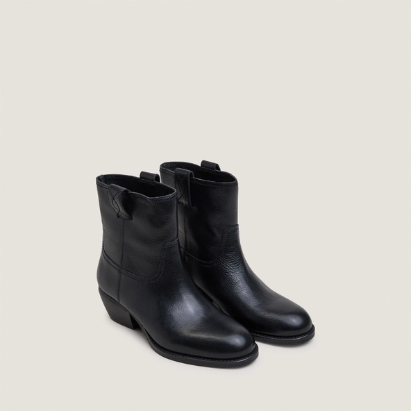Round-toe ankle boots with block heels in black grained leather|TERRA