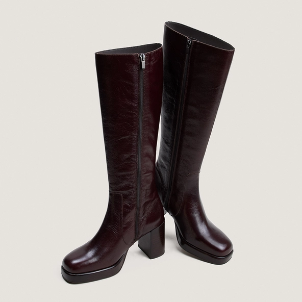 Platform boots in chocolate aged leather | BAM