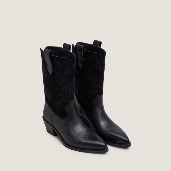 Pointed-toe boots with visible stitching in black grained leather and black split leather|TATIANA