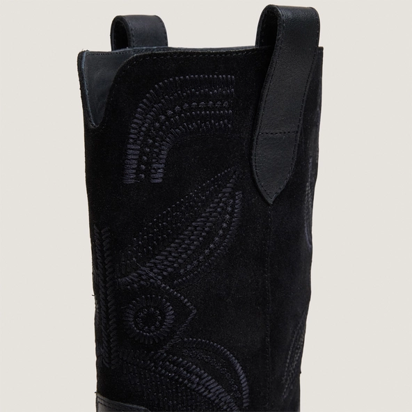 Pointed-toe boots with visible stitching in black grained leather and black split leather|TATIANA