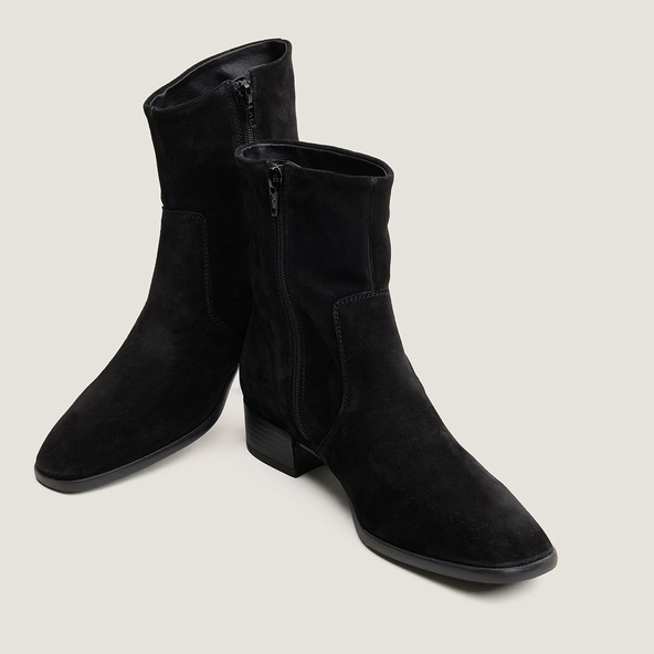 Ankle boots with flat heels and square toes in black split leather | PHILO