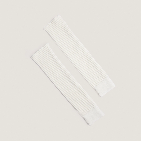 Ribbed leg warmers in cream textile | FINESSE